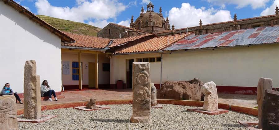 Cusco: Scenic Route of the Sun to Puno with Buffet Lunch - Cusco to Puno by luxury bus, with the scenic Route of the Sun built in