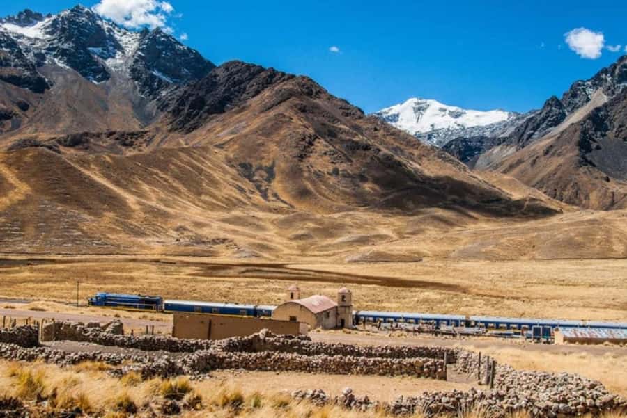 Day Trip, Sun Route Circuit between Cusco and Puno - Raqchi Temple ruins and Wiracocha worship, sacred ideas you can still read