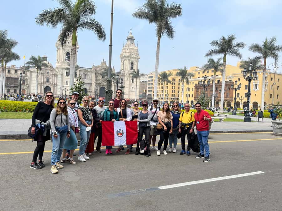 Enjoy Lima Walking Historic Center, Plaza San Martin and Plaza de Armas - Plaza San Martín: your orientation point for old Lima