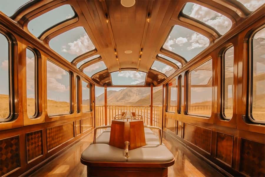 Excursion Cusco - Puno - Titicaca Observatory Train - Cultural show and live music, plus a Pisco sour demonstration