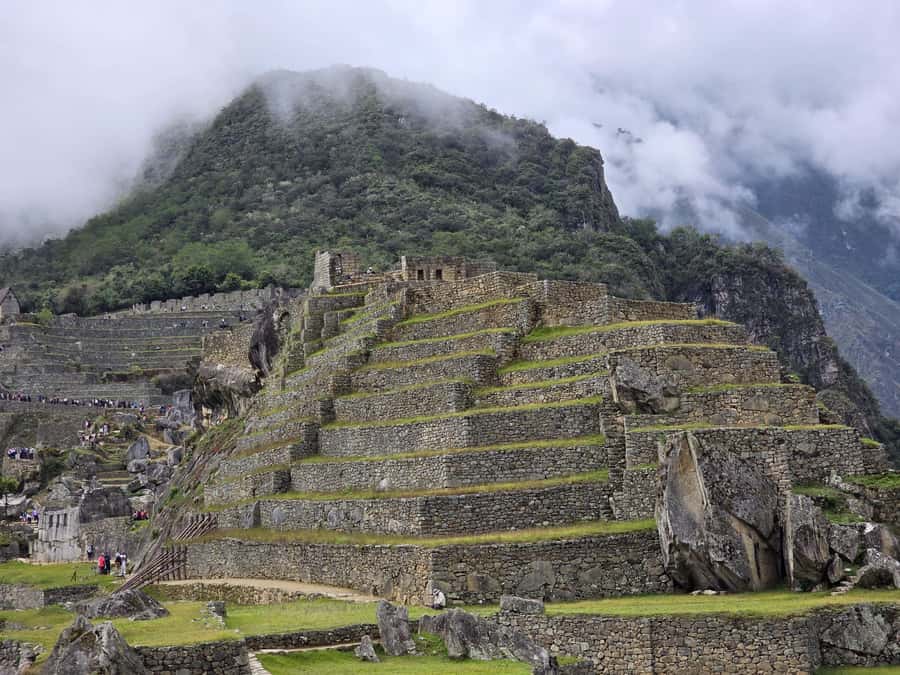 Excursion from Cusco to Machu Picchu + Entrance Tickets Incl - The 2-hour guided circuit tour: how to get more from the stones