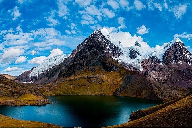 Excursion to Ausangate & 7 lakes with Coca Ceremony |Private| - The coca leaf ritual at the first lagoon, and how to handle it respectfully