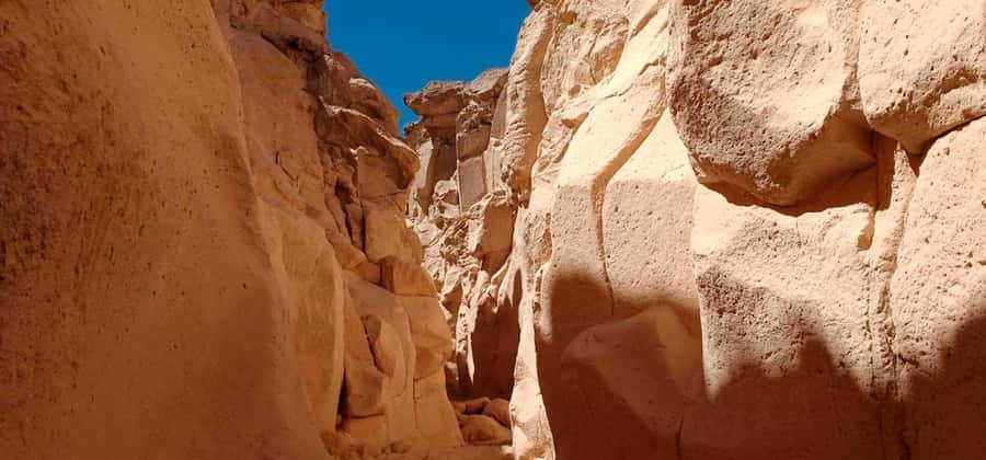 From Arequipa: Sillar Route and Hike in Culebrillas - Practical tips before you go: what to bring and how to behave on site