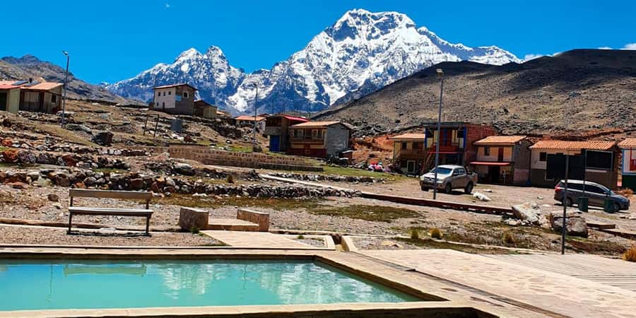 From Cusco: 7 Lakes Ausangate Trek with Breakfast and Lunch - Pacchanta breakfast, first views of Apu Ausangate