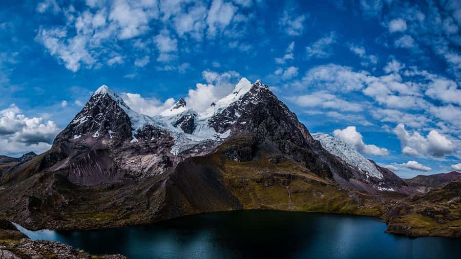 From Cusco: Ausangate 7 Lakes Tour with Meals - From Pacchanta to the Viewpoint: The First Big Reveal
