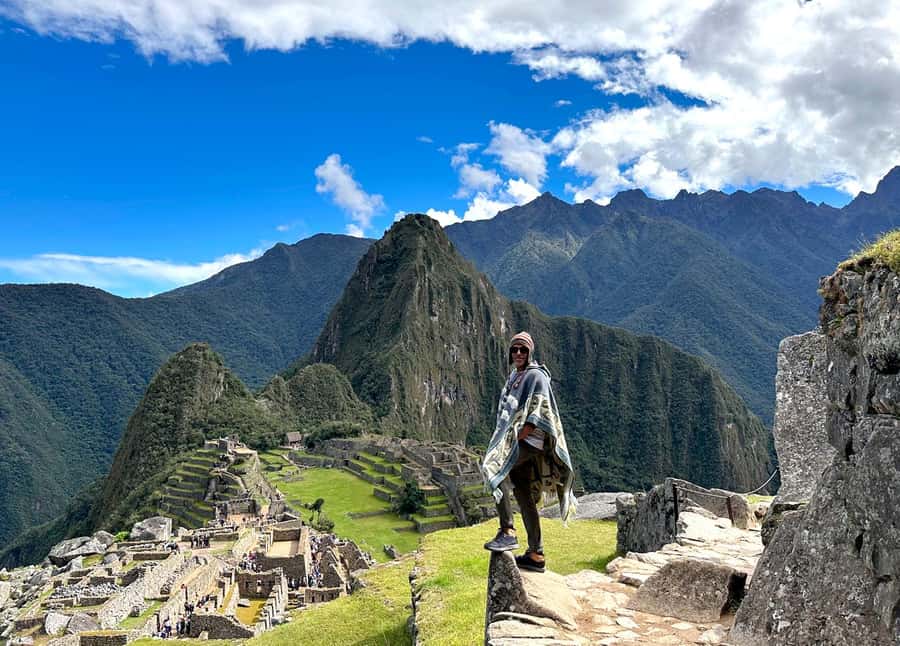 From Cusco: Full-Day Group Tour of Machu Picchu - Lunch and free time in Aguas Calientes, how to not lose your timing