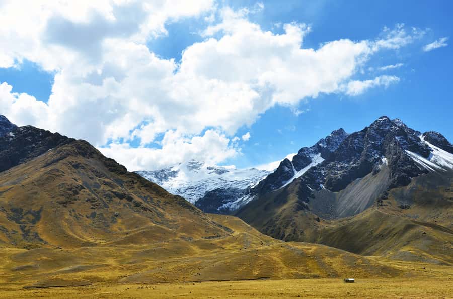 From Cusco: Full-Day Touristic Bus to Puno with Guided Tours - Cusco to Puno by modern bus, with guided stops that matter