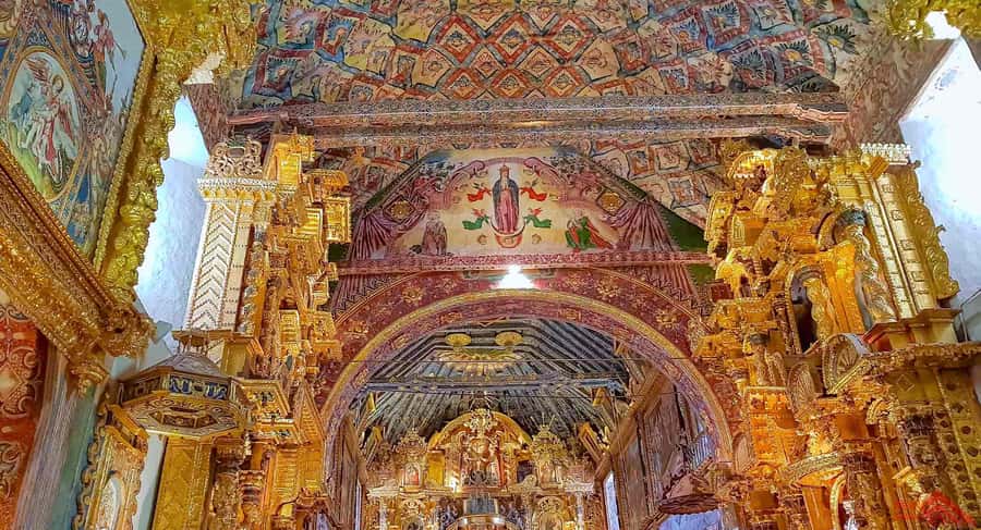 From Cusco: Full-Day Touristic Bus to Puno with Guided Tours - Raqchi and the Route of the Sun story