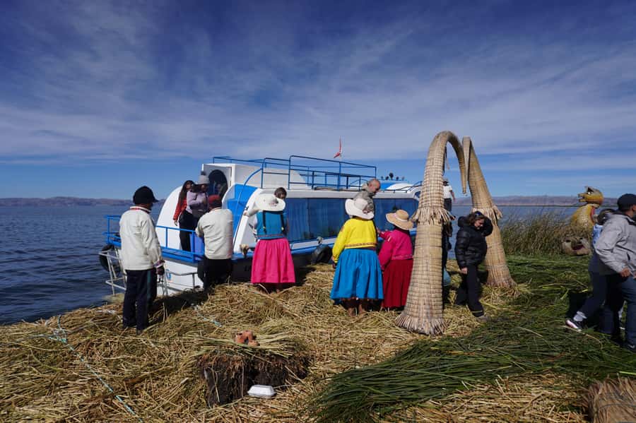 From Cusco: Lake Titicaca, Uros and Amantani by sleeper bus - Uros floating islands: reed craft, walking time, and optional raft rides