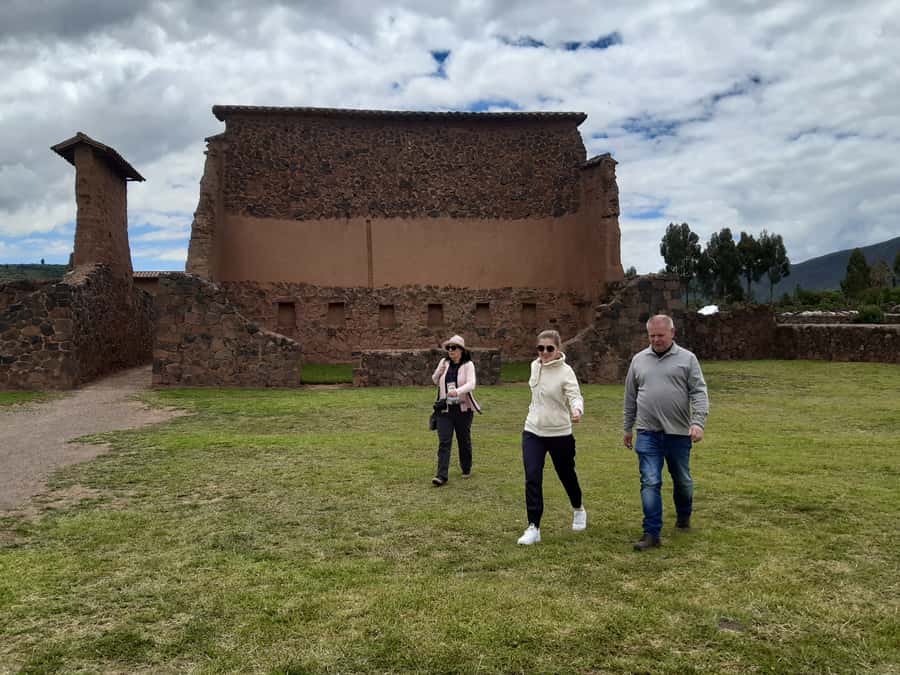 From Cusco: Lake Titicaca with a visit to Uros and Taquile - Sicuani Lunch and Litico Pukara Museum: The Break That Keeps the Day From Burning You Out