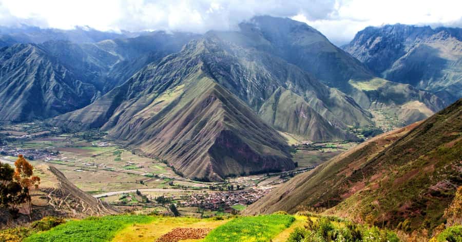 From Cusco: Maras and Moray and Ollantaytambo Tour - A 6-hour Sacred Valley loop from Cusco