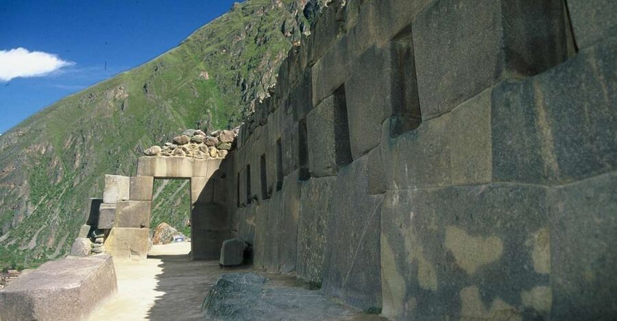 From Cusco: Ollantaytambo Fortress Half-Day Private Tour - The Ollantaytambo Town Part: Inca Urban Planning You Can Still Walk