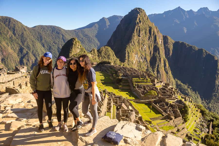 From Cusco: One-Day Round Trip to Machu Picchu by Train - How the Cusco to Machu Picchu train day works (minute by minute)