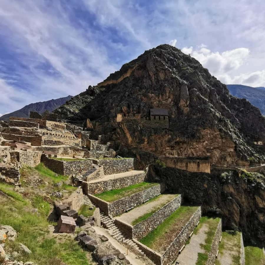 From Cusco: Sacred Valley VIP Tour with Buffet Lunch - Ollantaytambo: an Inca town with real walking energy