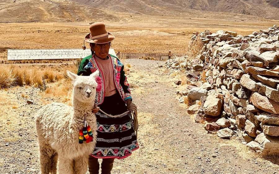 From Cusco: Titicaca lake with the route of the sun in 2 day - Pucará’s Lithical Museum: a culture detour with interesting objects