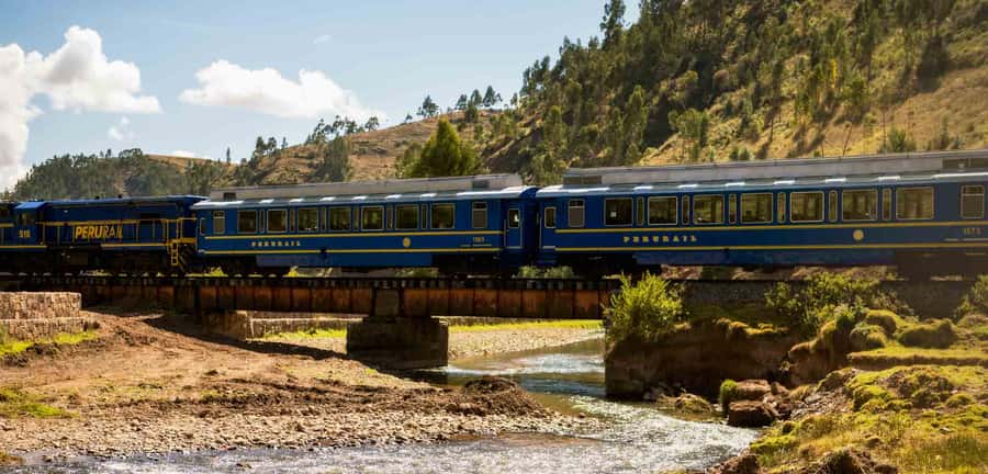 From Cusco: Train Ride and Guided Tour of Machu Picchu - The Sacred Valley train ride with Vistadome views