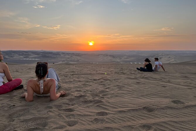From Huacachina: Sunset buggy and sandboarding - Meeting at La Casa de Bamboo: the easy start that sets the tone