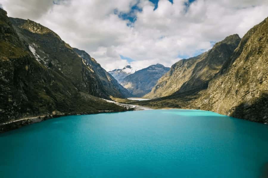 From Huaraz: Tour to Llanganuco Lakes (Chinancocha Lake) - From Huaraz to Carhuaz, start the day like a local