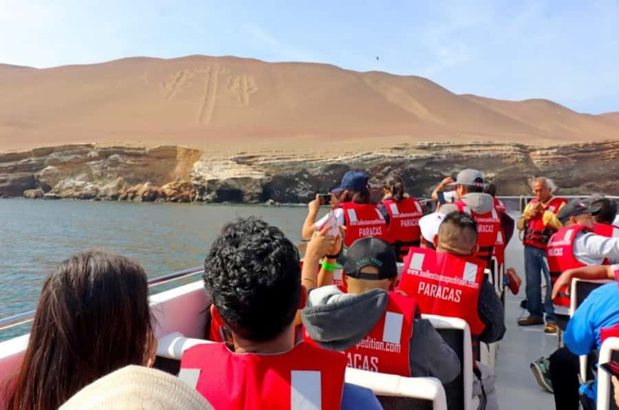 From Lima: Full Day to Paracas and Huacachina Desert Oasis - Huacachina oasis walk: the calm before the sand hits