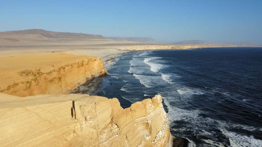 From Lima: Huacachina Oasis & Ballestas Island - ENGL / ESPA - Huacachina oasis stroll: the desert looks staged, but it’s not