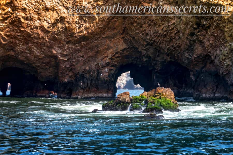 From Paracas: Ballestas Islands tour all Inclusive - The Candelabro de Paracas stop: what you see and why it matters