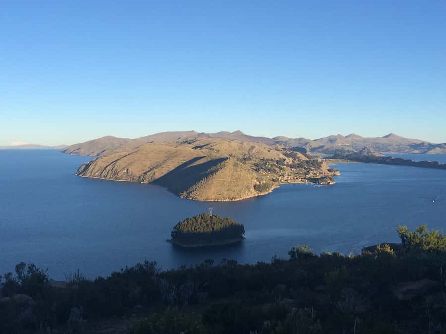 From Puno: Sun Island and Copacabana 1-Day Tour - Crossing the Peru and Bolivia border: passport checks you should plan for