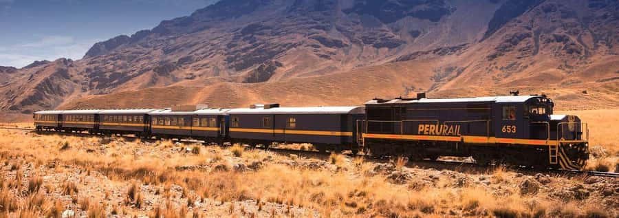 From Puno: Travel to Cusco in Titicaca Train All Inclusive - Live guide support in Spanish and English