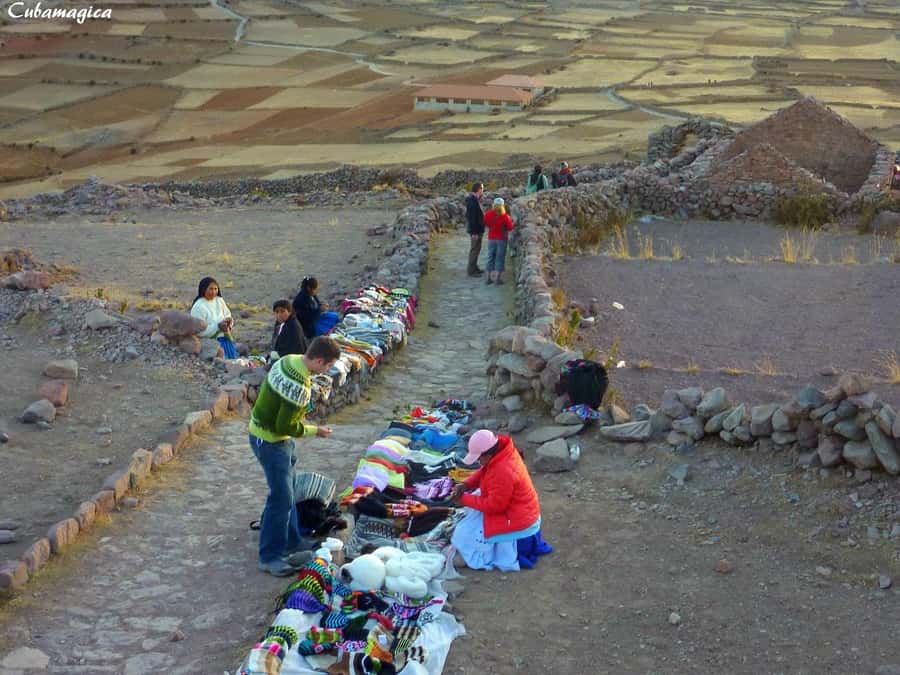 FromPuno: Uros and Amantani Islands Full-Day Tour with Lunch - Lake Titicaca by Speedboat: Views and Motion Management