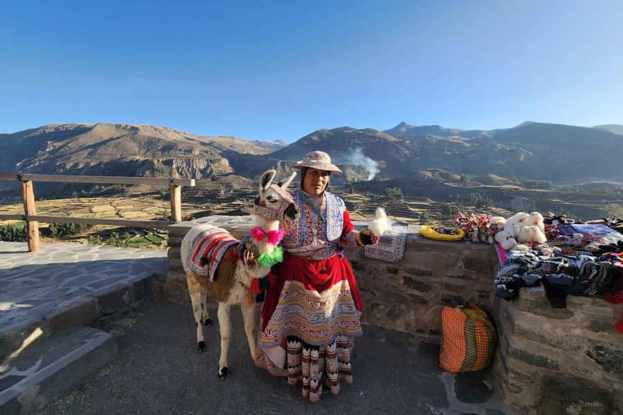 Full day excursion to Colca Canyon - The return route: colonial churches and miradores with a story