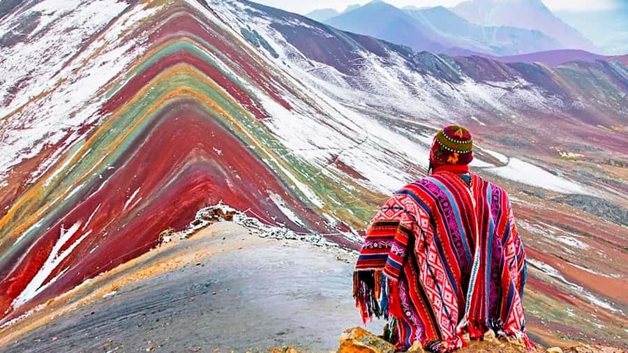 FULL DAY| MOUNTAIN OF COLORS ON HORSEBACK - The 2-hour guided trail: camels, ecosystem, and Ausangate on the horizon