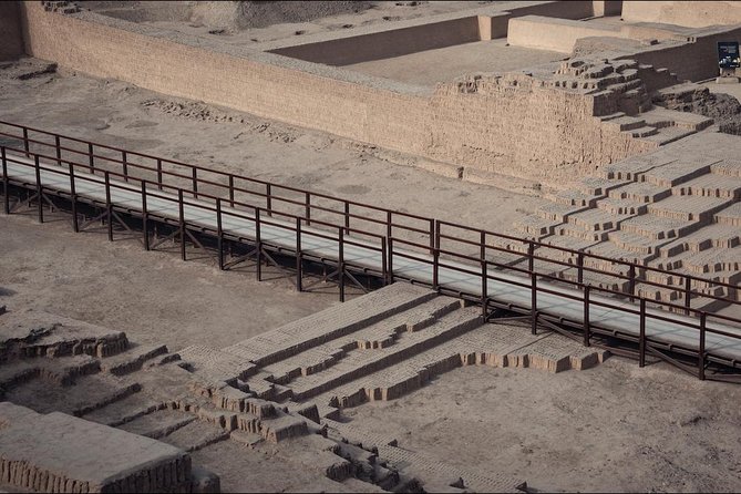 Full Day Pilgrims - Huaca Tours guides: the storytelling that keeps you listening