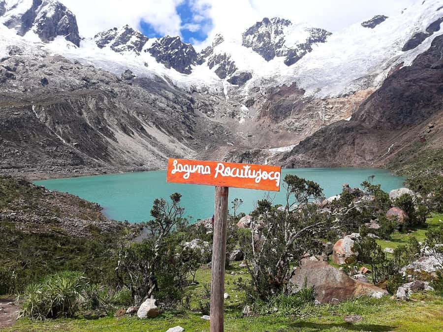 Full Day to Rocotuyoc and Congelada Lagoons - The 9:00 AM drive from Huaraz, via Vicos, and into Huascarán NP