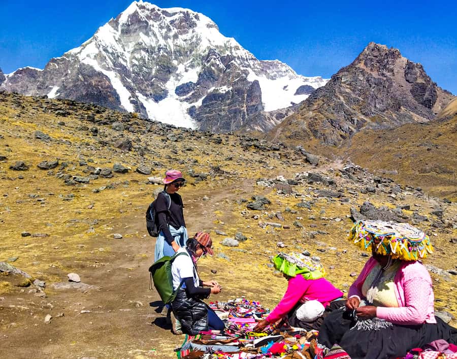 Horseback Riding at 7 lakes Ausangate Private |Optional Hike - Hiking through the Andes: walking about 10 km to reach the seven lagoons