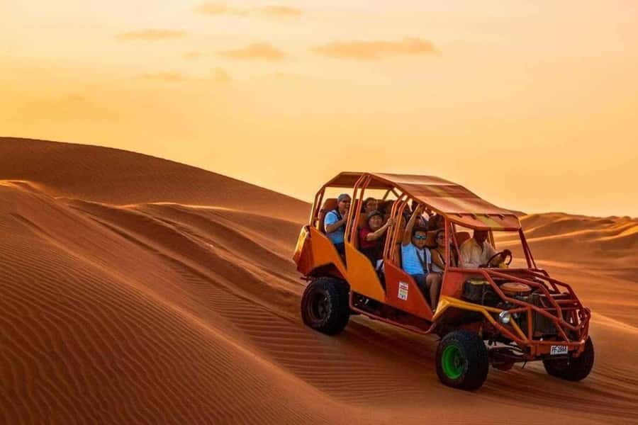 Huacachina: Buggy en las Dunas al Atardecer y Sandboarding - The buggy ride: up, down, and around like a desert roller coaster