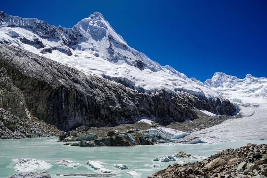 Huaraz: Full Day Rocotuyoc Lagoon + Frozen Lagoon - From Plaza de Armas to Huascarán National Park: the morning build-up