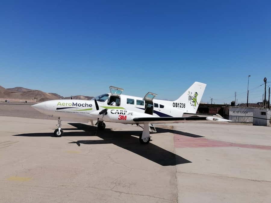 Lima: Ballestas & Huacachina Day Trip w/ Nazca Lines Flight - Huacachina Oasis: lagoon time, photos, and sandboarding choices