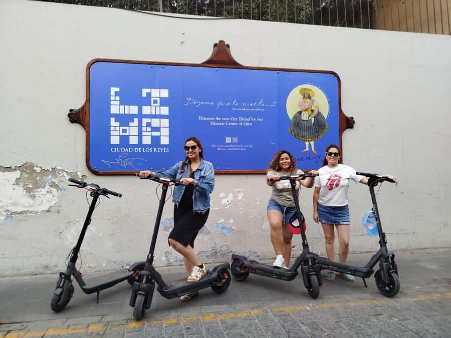 Lima Bike Tour: La Costa Verde & Jesus Statue in Chorrillos - Getting started in Miraflores: bikes, Segway options, and a quick game plan