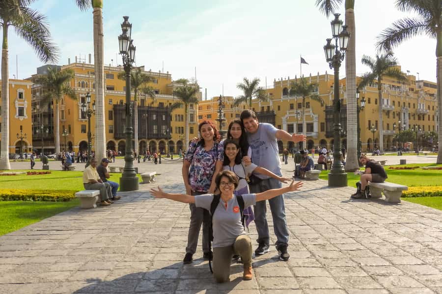 Lima: City Highlights Small Group Tour - Plaza Mayor de Lima: cathedrals, government power, and Arabic-influenced balconies