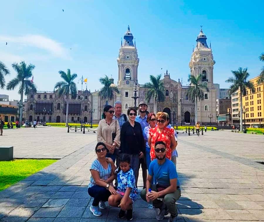 Lima: City Highlights Walking Tour & Catacombs - Jirón de la Unión: walking the old aristocrats’ street