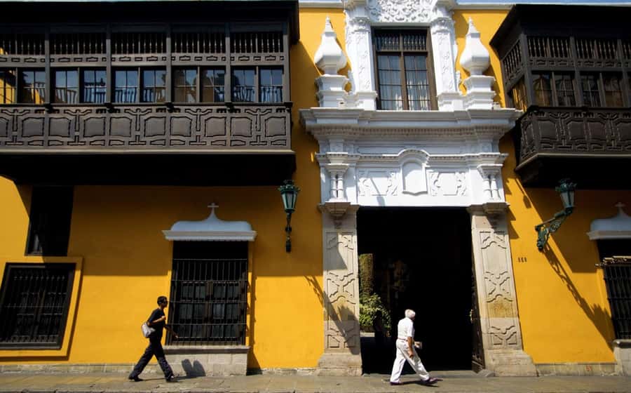 Lima : City tour 360° Panoramic bus - Sightseeing Tour - The Historic Center: Plaza San Martín and Plaza Mayor on foot