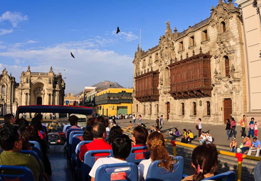 Lima : City tour 360° Panoramic bus - Sightseeing Tour - San Francisco convent and the underground catacombs