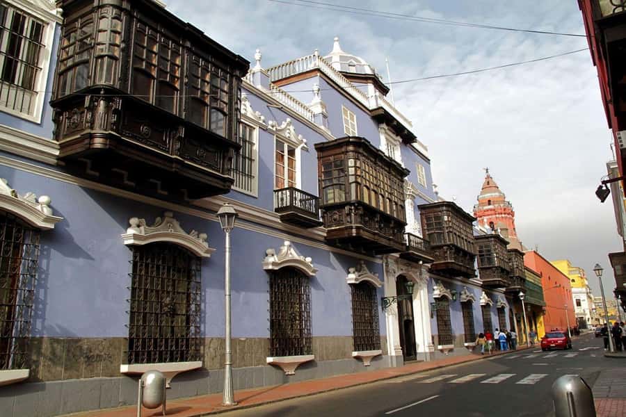 Lima : City Tour by Panoramic Bus - Walking & Catacombs - Price and Value: Is $42 for 4 Hours Fair?