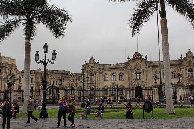 Lima FD Experience Pachacamac, Barranco, City Centre & Water Park - Barranco on foot: bohemian streets plus an a la carte lunch