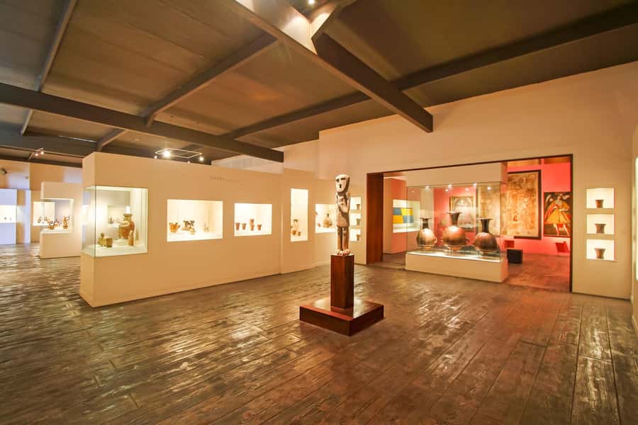 Lima: Half-Day Colonial Lima and Larco Museum Tour - Plaza Mayor to the Cathedral: A Small Walk With Big Context