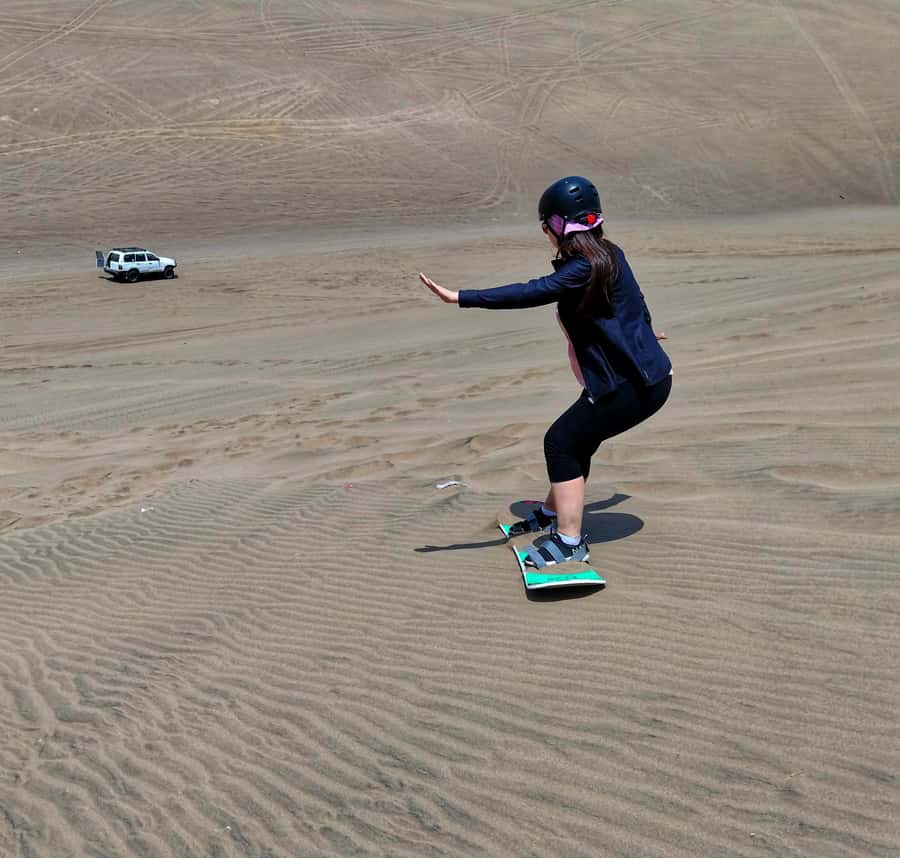 LIMA: HALF-DAY SANDBOARDING TOUR - On-Dune Time: The Real Point of the Trip