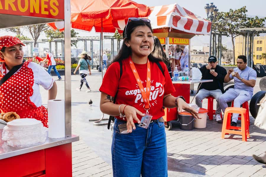 Lima: Historic Center Street Food, Market, and Eateries Tour - Plazas and churches: landmark photo stops that still feel worth it
