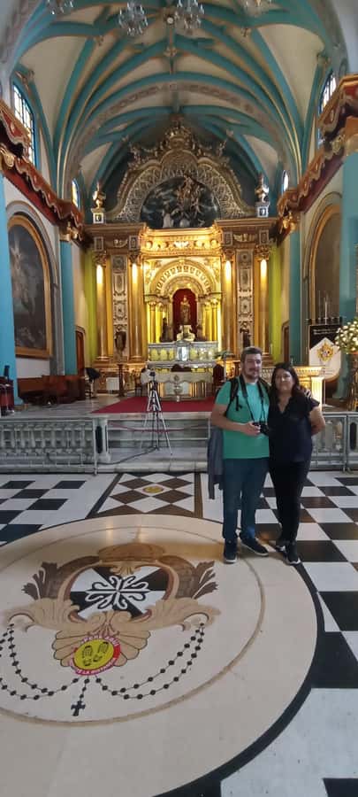 Lima: Historic Center Walking Tour with Pisco Sour Tasting - Plaza Mayor and the Lima Cathedral Exterior: The Central Stage