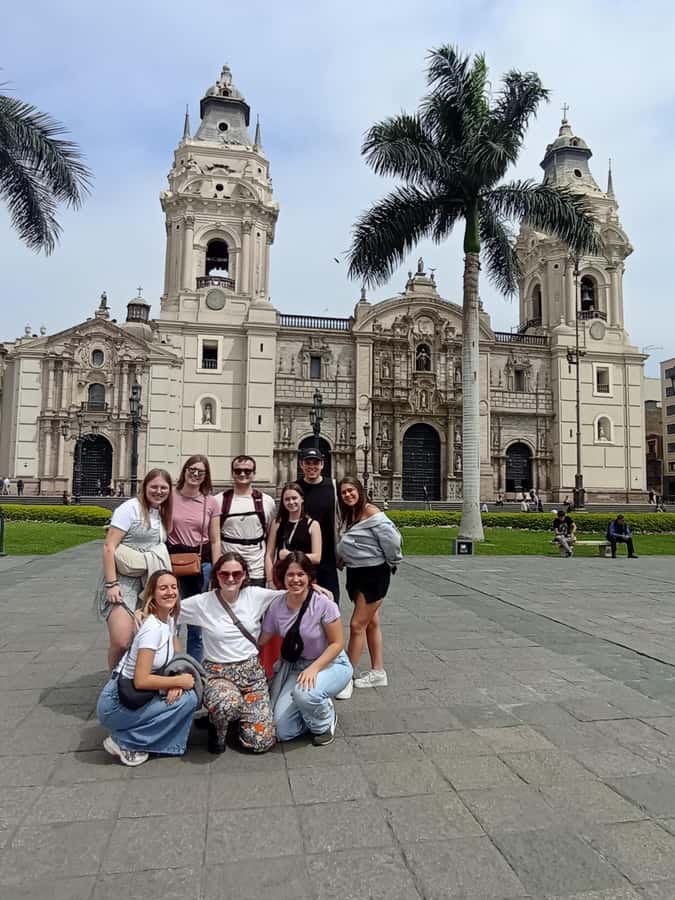 Lima: Historic Center Walking Tour with Pisco Sour Tasting - Government Palace Area and Municipal Buildings: Where Power Is Visible
