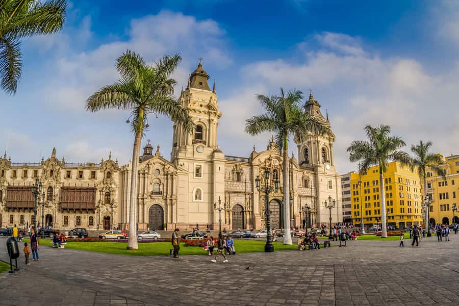 Lima: Historic Downtown, Miraflores & Catacombs Private Tour - San Isidro’s El Olivar: olive trees as a reset button