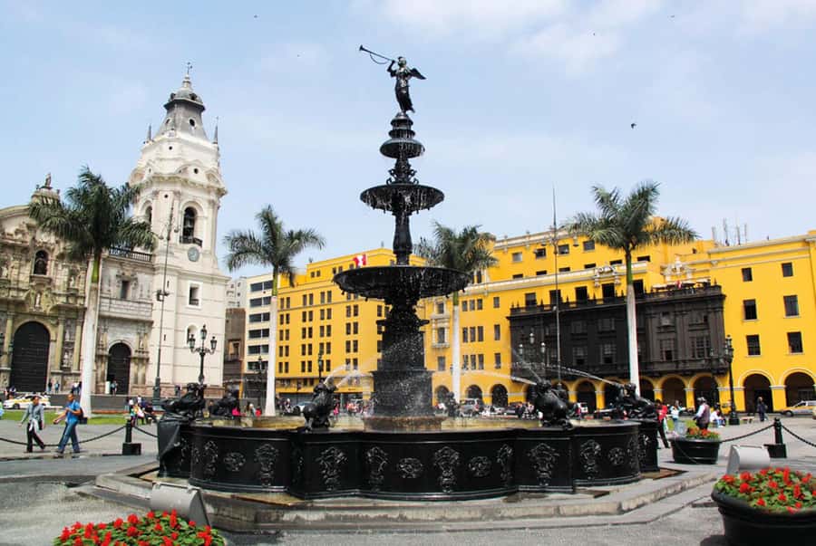 Lima: Historical, Colonial, and Modern City Tour - A $40, 4-hour snapshot of Lima’s past and present
